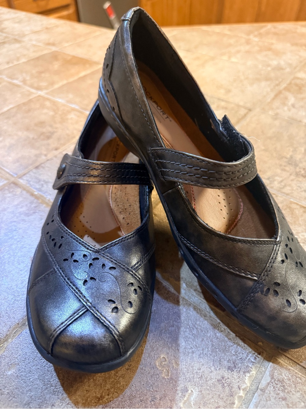 Comfort Mary Jane Flats in Pewter/Black- Lightweight Support